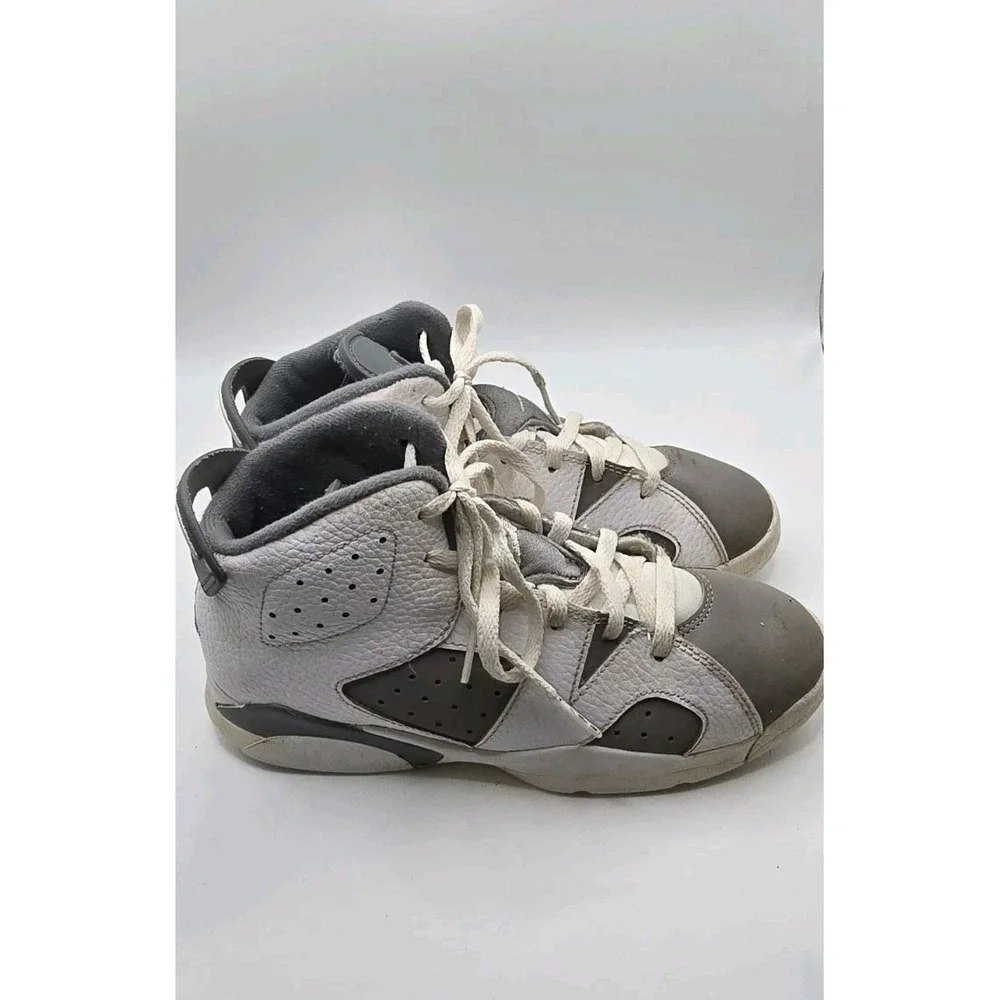 Nike Air Jordan 6 Retro Size 2.5Y‎ Athletic Shoes Sneakers White Size
